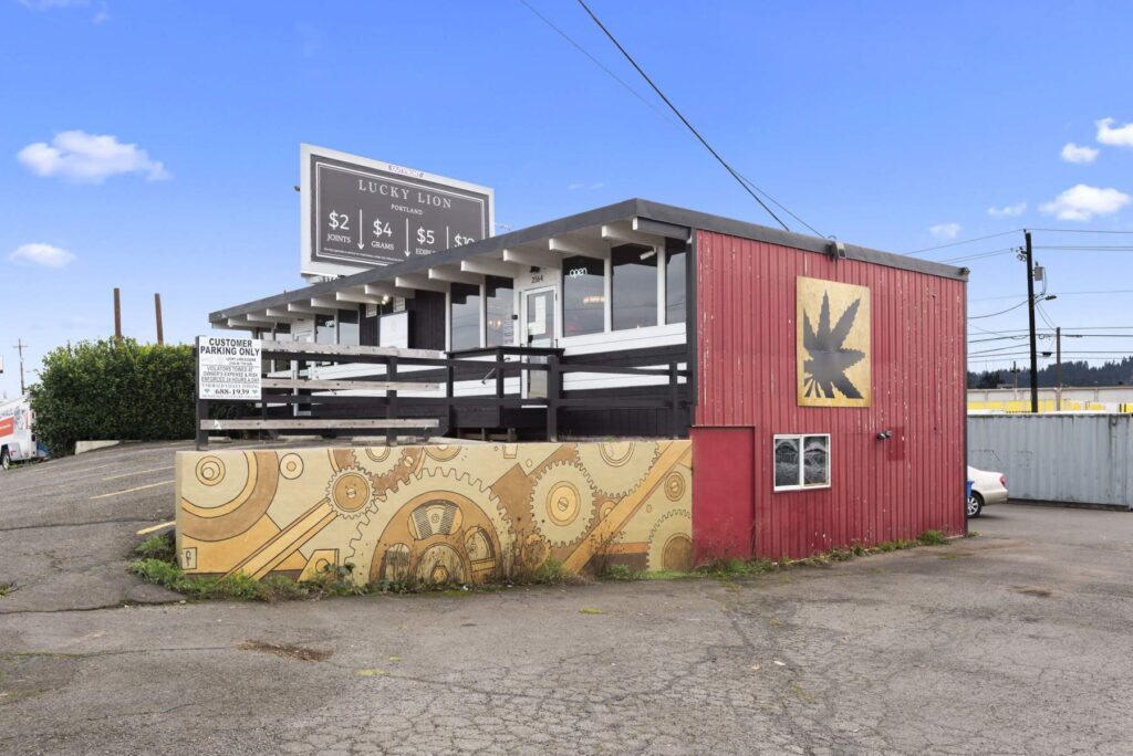 exterior photo of Eugene dispensary